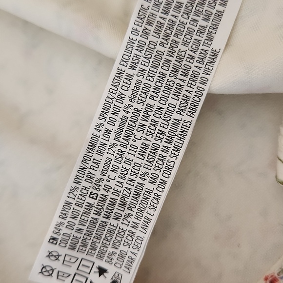 FOREVER 21 Floral Mini Skirt, size XS - Picture 3 of 6